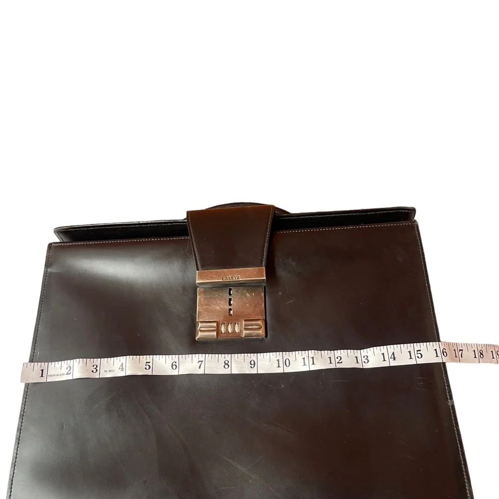 BALLY of Switzerland Leather Briefcase / Pilot - Lawyer - Doctor